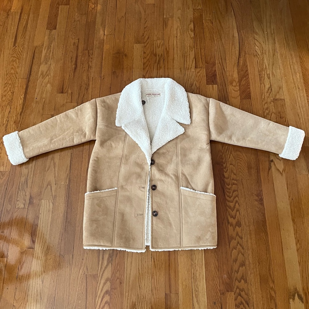 Soft / Comfy coat. Never worn